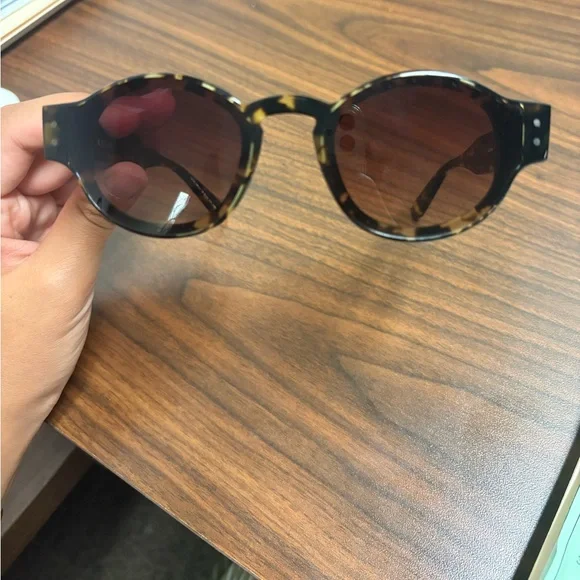 Retro Krewe Sunglasses!! - Picture 5 of 8